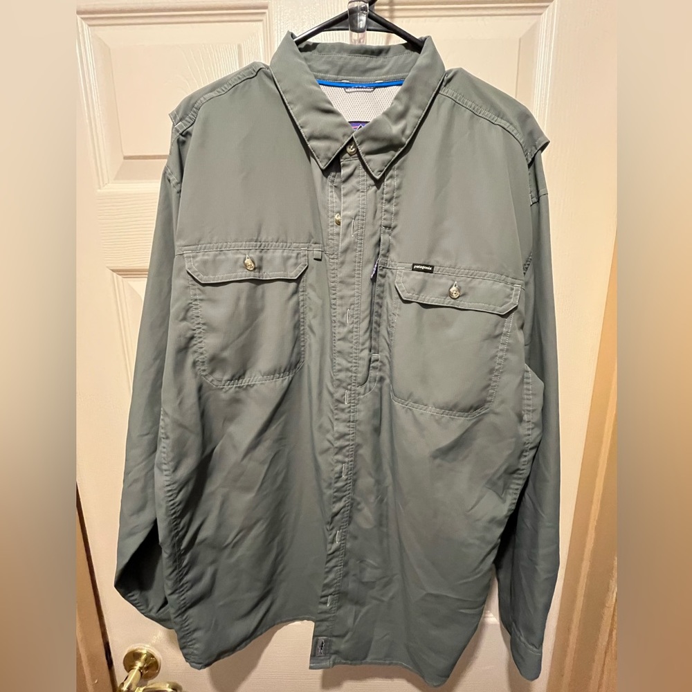 Patagonia Men's Long-Sleeved Sun Stretch Shirt size XL gray